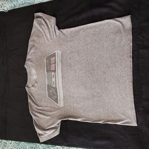 Nintendo NES Mens T-Shirt - Classic NES Controller Image Size Medium Old Navy